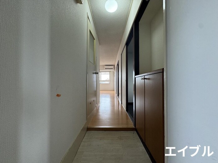 物件内観写真7　(玄関)