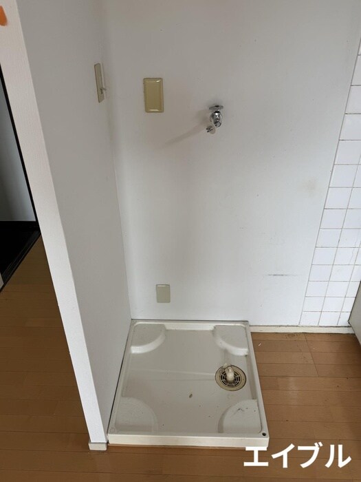 物件内観写真15　(洗濯機置場)