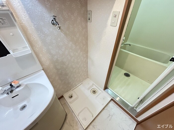 物件内観写真16　(洗濯機置場)