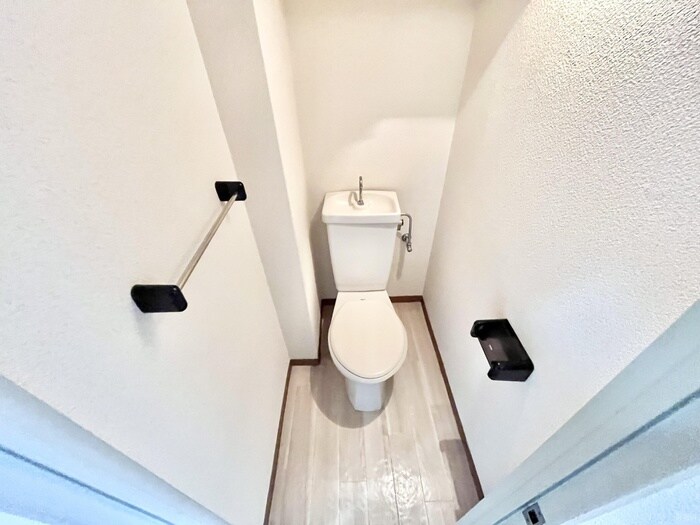 物件内観写真8　(トイレ)