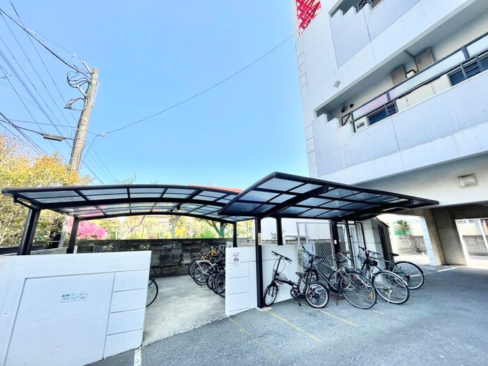 物件外観写真3　(駐輪場)