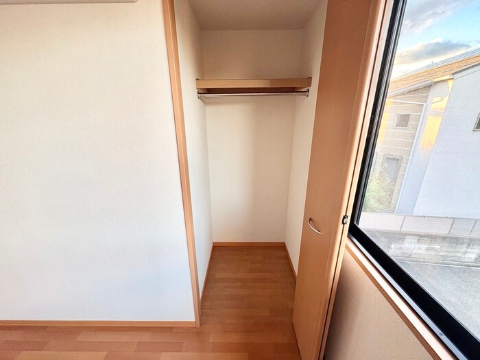 物件内観写真12　(収納)