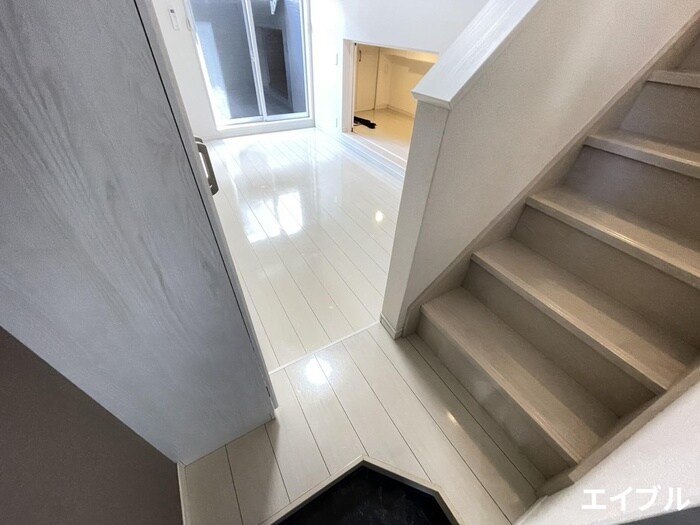 物件内観写真19　(玄関)