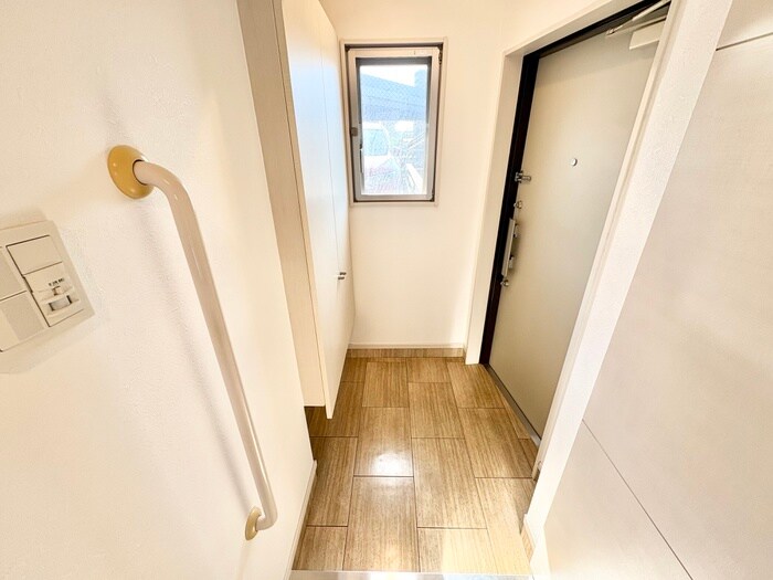 物件内観写真15　(玄関)