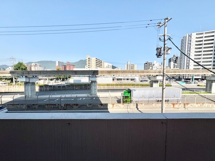 物件内観写真16　(室内からの展望)