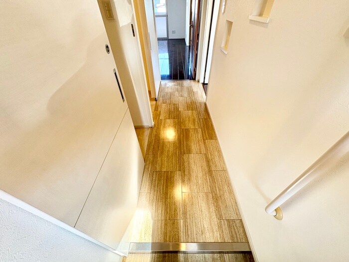 物件内観写真20　(廊下)