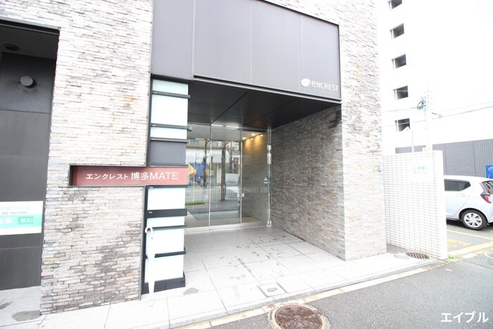 物件外観写真2　(エントランス部分)