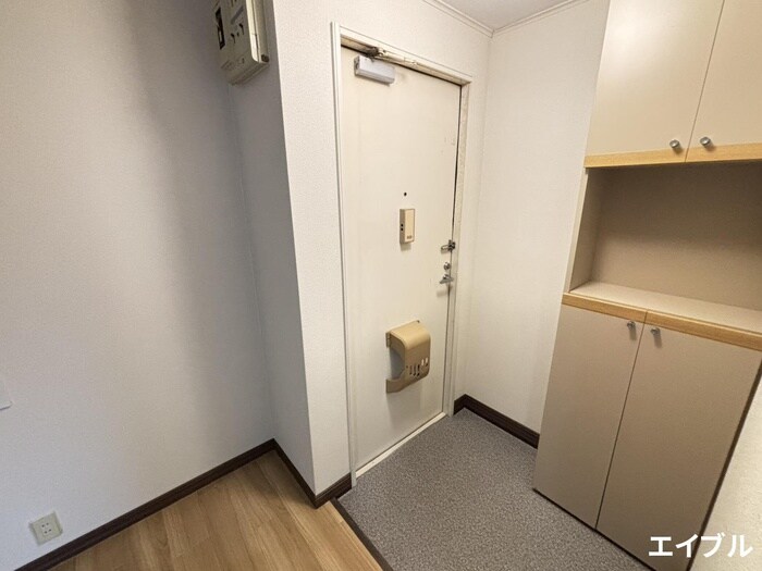物件内観写真18　(玄関)