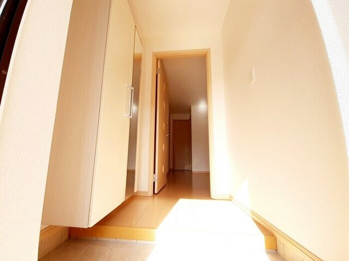 物件内観写真9　(玄関)