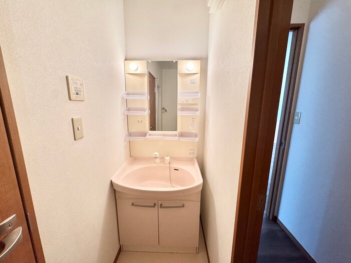 物件内観写真8　(洗面)