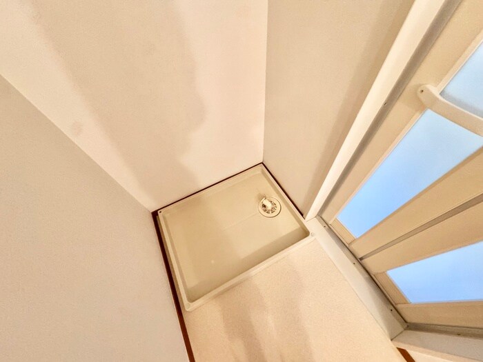 物件内観写真9　(洗濯機置場)