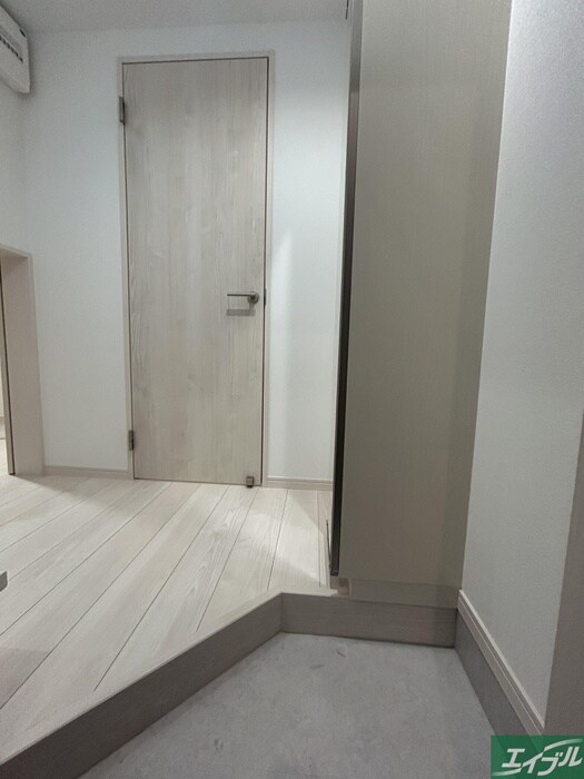 物件内観写真22　(玄関)