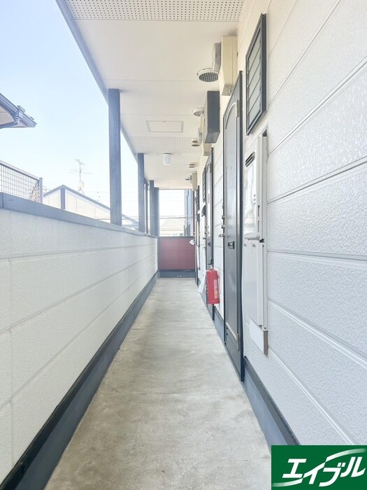 物件外観写真4　(エントランス部分)