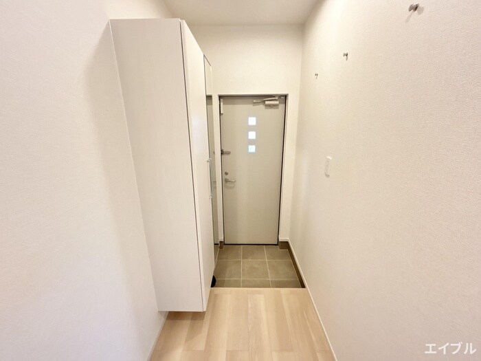 物件内観写真12　(玄関)