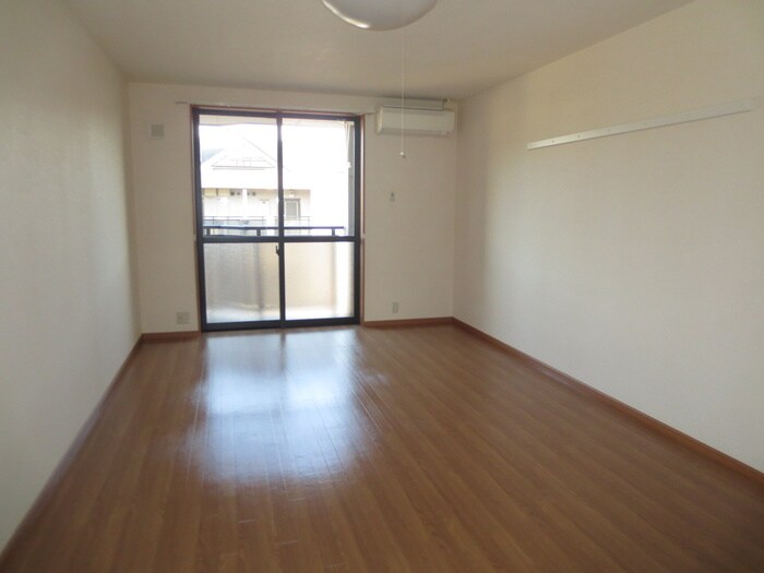 物件内観写真5　(居室)