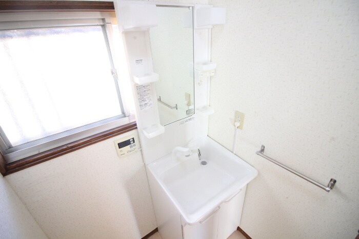 物件内観写真12　(洗面)