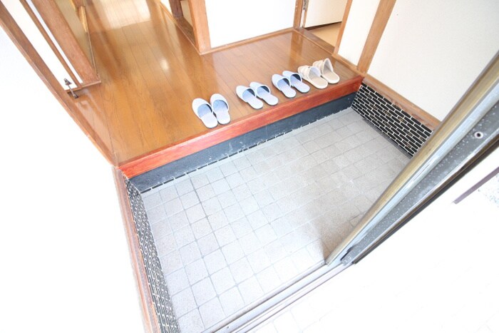 物件内観写真17　(玄関)