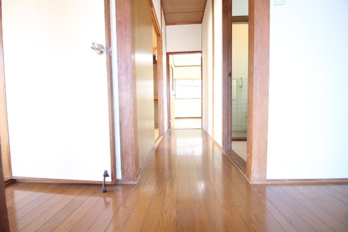 物件内観写真18　(廊下)