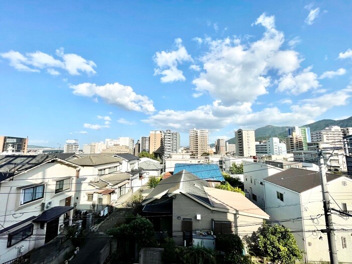 物件内観写真12　(室内からの展望)