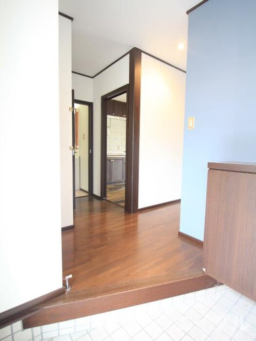 物件内観写真13　(玄関)