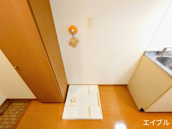 物件内観写真11　(洗濯機置場)