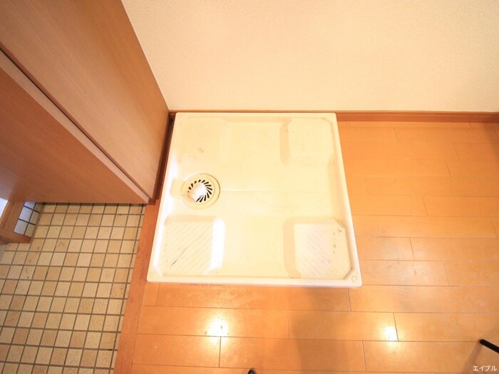 物件内観写真13　(洗濯機置場)