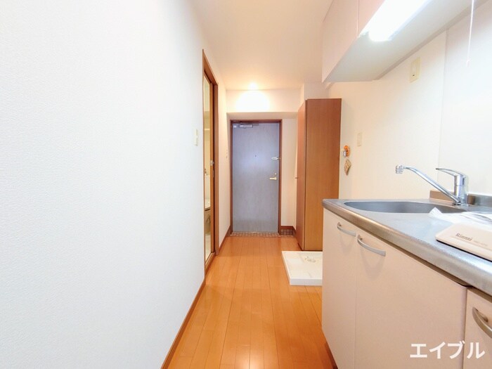 物件内観写真14　(廊下)