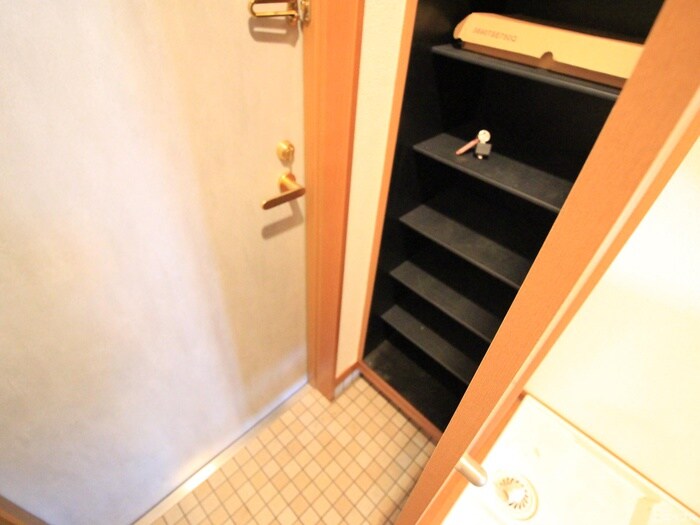 物件内観写真15　(靴箱)