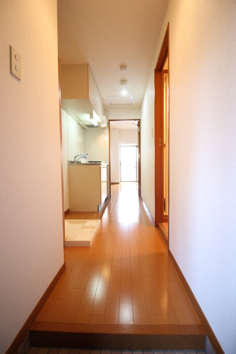 物件内観写真16　(玄関)