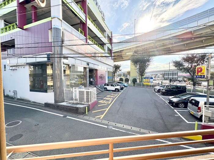 物件内観写真13　(室内からの展望)