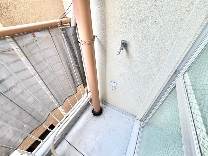 物件内観写真15　(洗濯機置場)