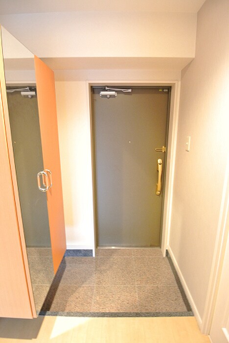 物件内観写真15　(玄関)