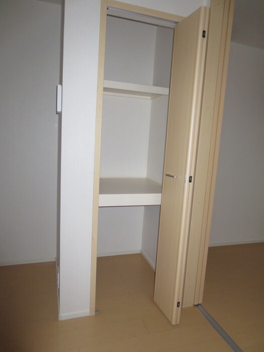 物件内観写真7　(収納)
