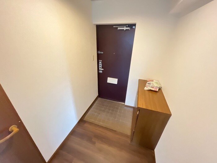 物件内観写真9　(玄関)
