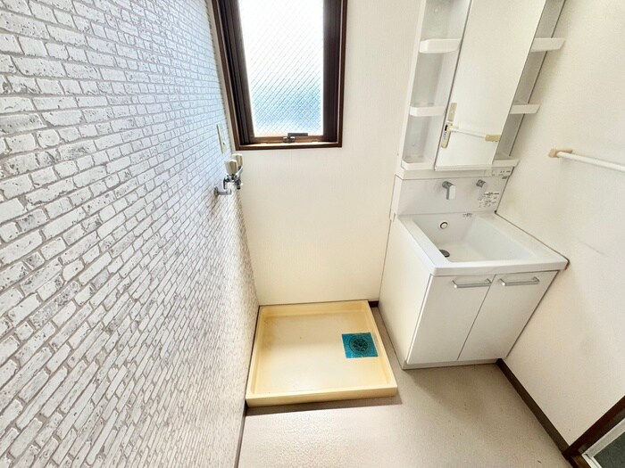 物件内観写真9　(洗濯機置場)