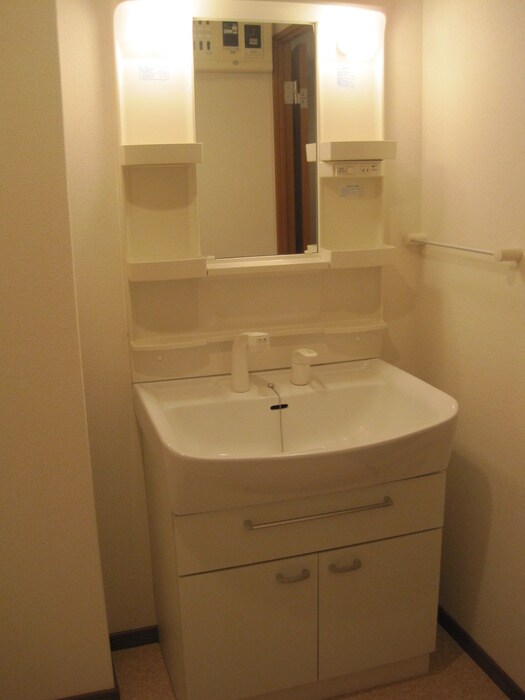 物件内観写真11　(洗面)
