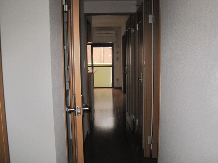 物件内観写真14　(廊下)