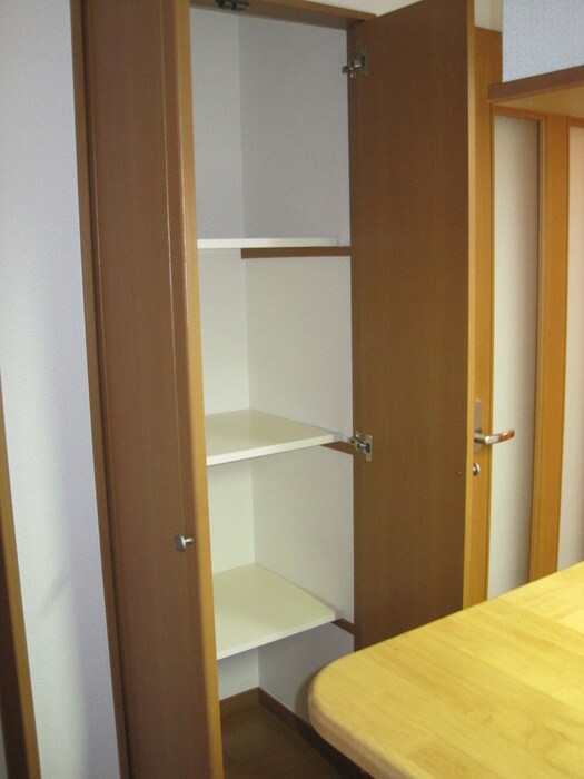 物件内観写真15　(収納)