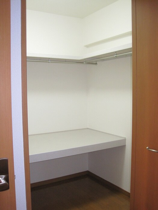 物件内観写真18　(収納)