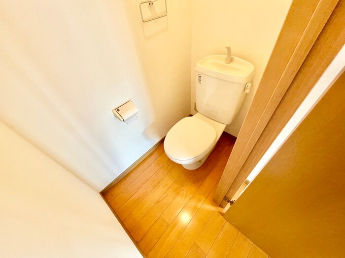 物件内観写真6　(トイレ)