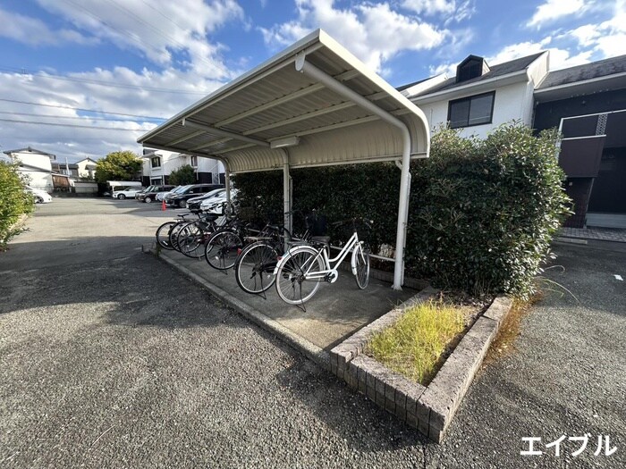 物件外観写真3　(駐輪場)