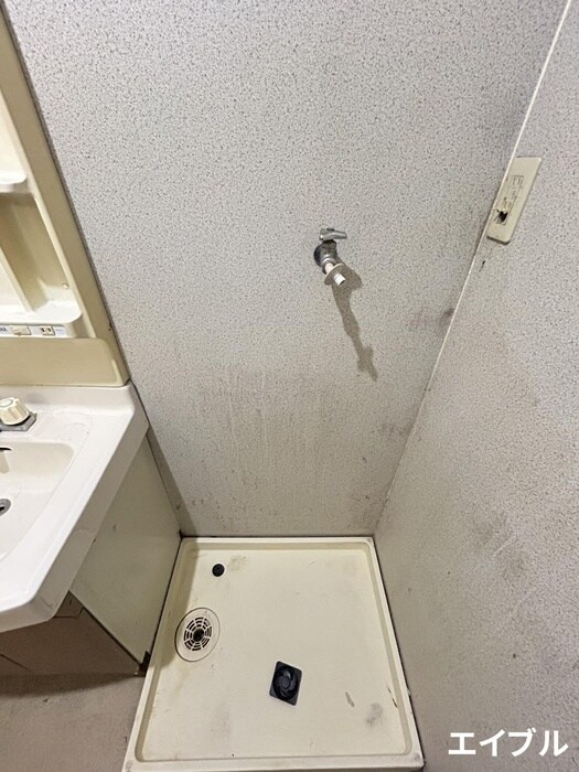 物件内観写真12　(洗濯機置場)