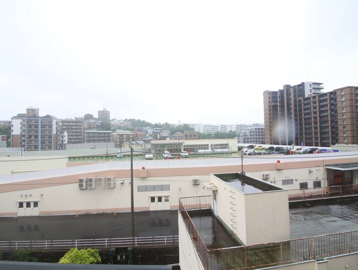 物件内観写真13　(室内からの展望)