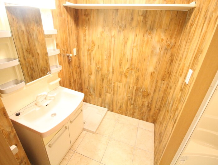 物件内観写真16　(洗濯機置場)