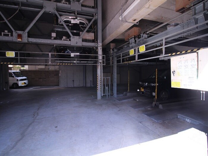 木下鉱産ビルの駐車場