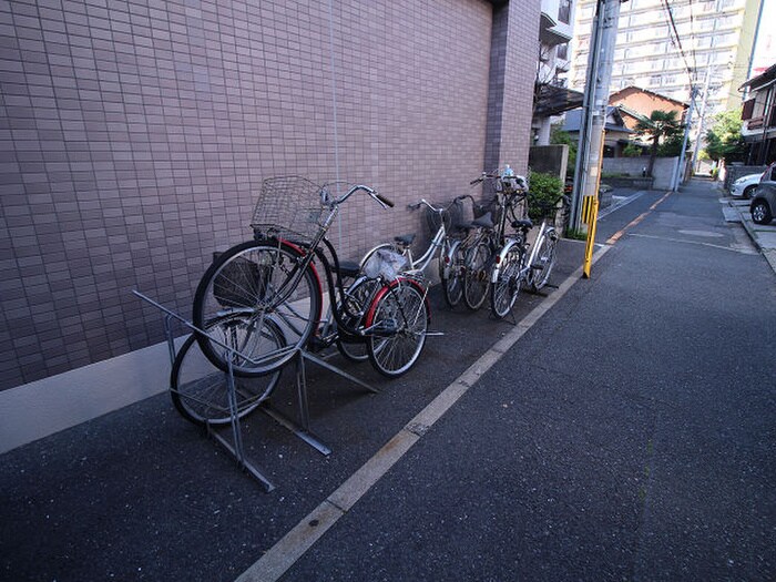 物件外観写真5　(駐輪場)