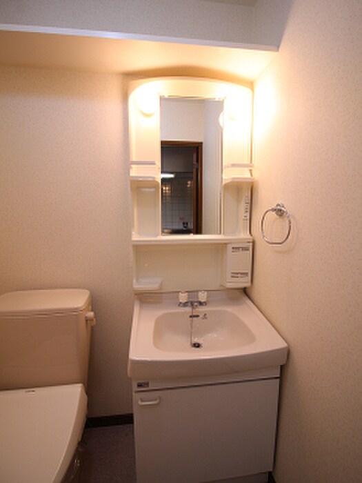 物件内観写真11　(洗面)