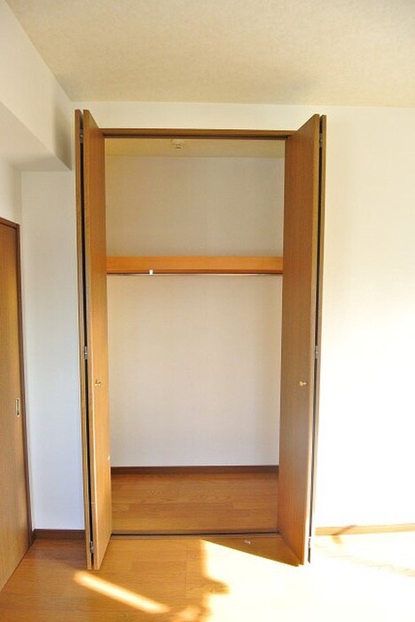 物件内観写真13　(収納)