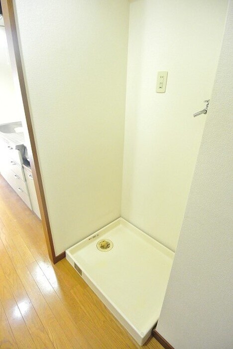 物件内観写真14　(洗濯機置場)