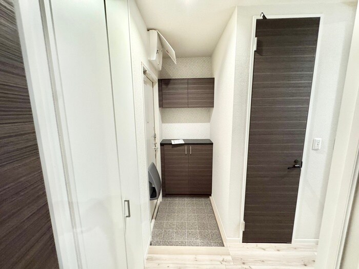 物件内観写真12　(玄関)